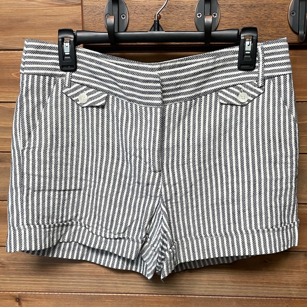 Cuffed Short
